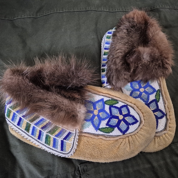 Handmade Shoes - Vintage Metis Beaded Moccasins Leather And Fur Womens Size 11 Mens 9